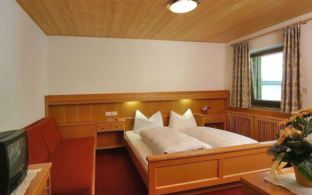 Hotel & Camping Gisser