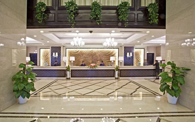 Regal Plaza