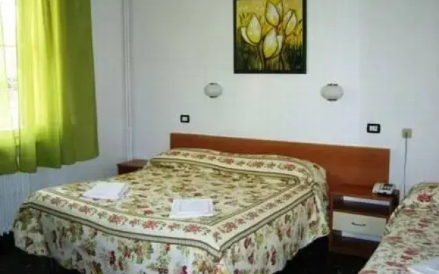 Mary Hotel