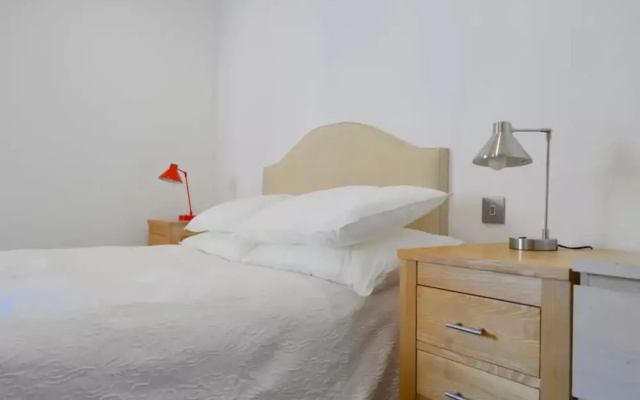 1 Bedroom Apartment With Balcony in Bermondsey