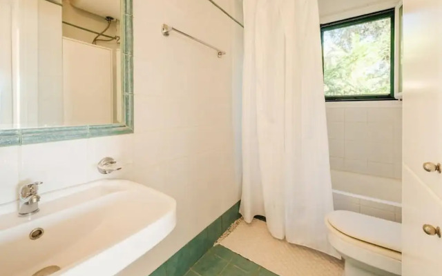 Golden Tiara Apartment