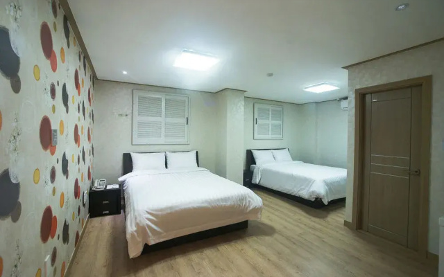 Orange Tree Hotel
