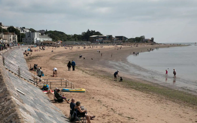 Exmouth Beach Hotel