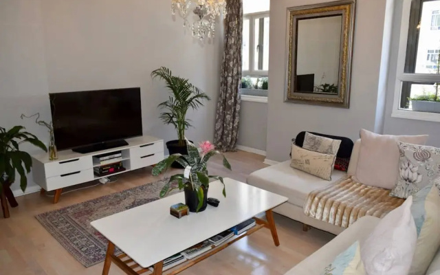 Beautiful Apartment in The Piazza With Pool and Gym