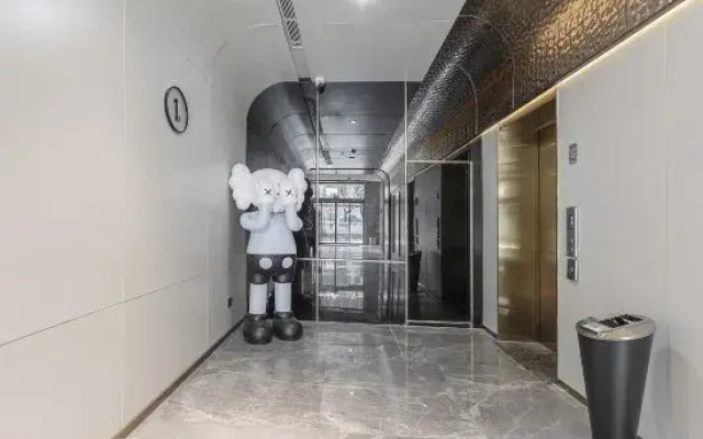 X Hotel