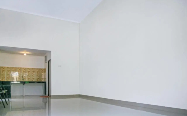 Pasir Padi Inn Syariah  by OYO Rooms