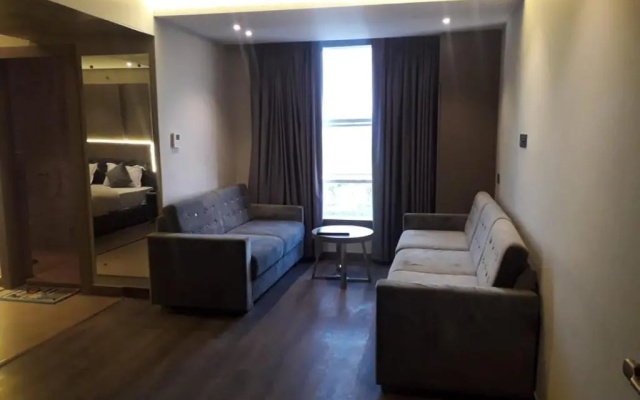 Hotel The Legend