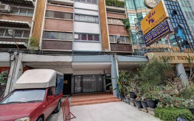 Bangkok Watergate Townhouse