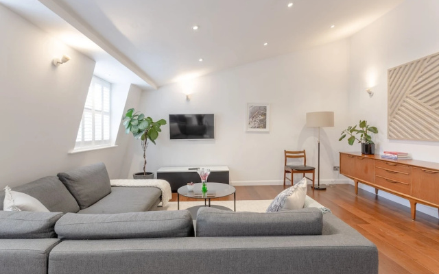 Well-Appointed 2 Bedroom East London Flat