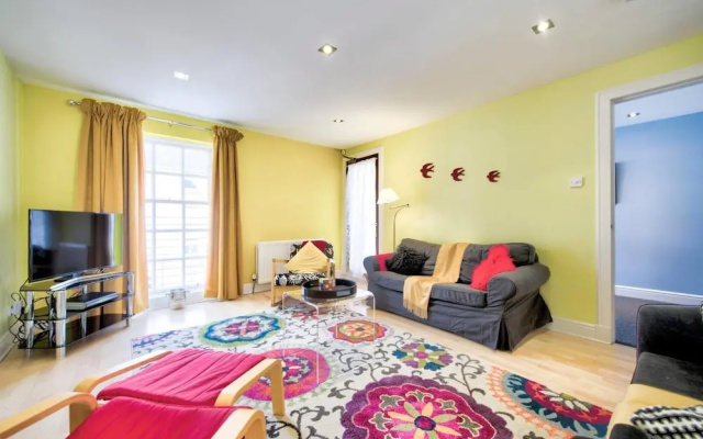 3bed/3bath Townhouse With Free Parking and Balcony