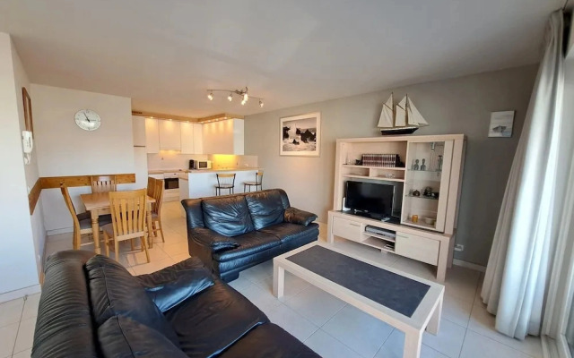 Coastal Apartment With Sleeping Alcove