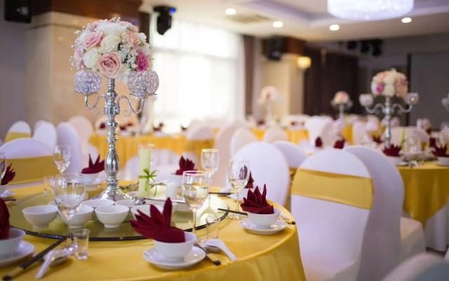 Royal Palace Hotel