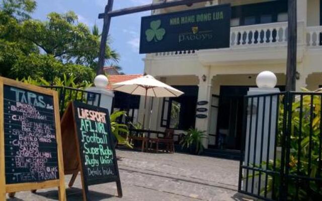 Paddys Hostel вид на фасад