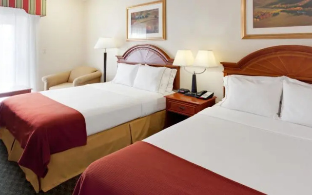 Holiday Inn Express Lancaster-Rockvale Outlets