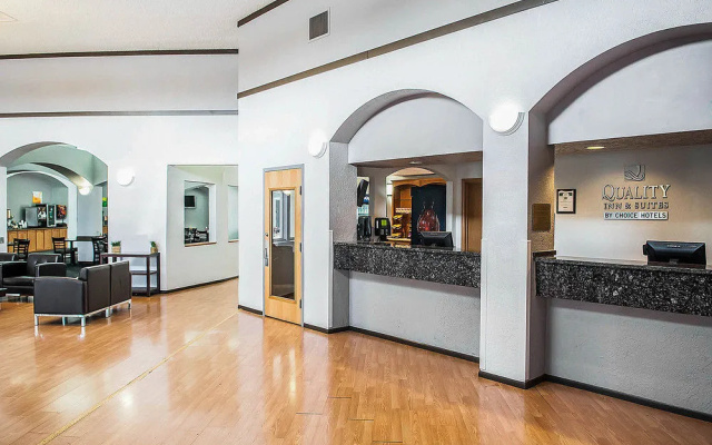 Quality Inn and Suites Albuquerque NM