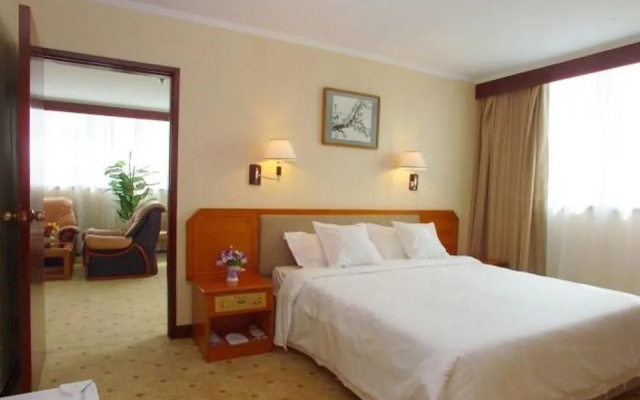 Overseas Chinese International Hotel Qingdao