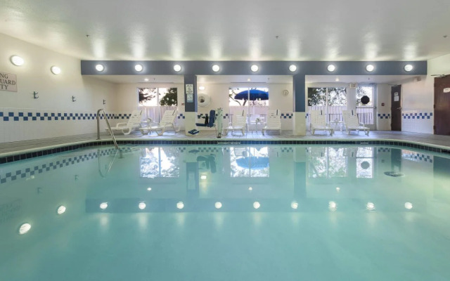 Fairfield Inn by Marriott Tracy