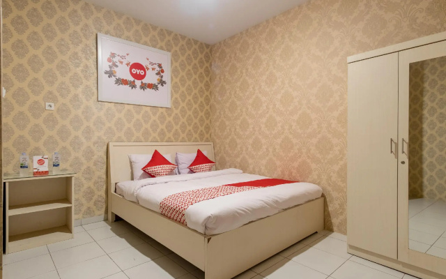 OYO 359 Executive Inn