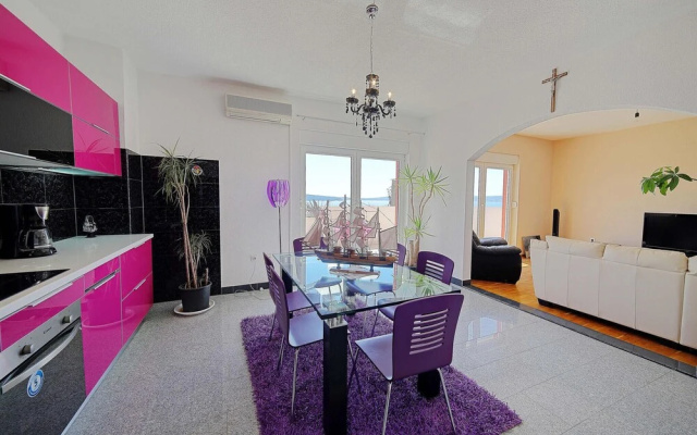 Amazing Home in Kastel Gomilica With Wifi and 2 Bedrooms