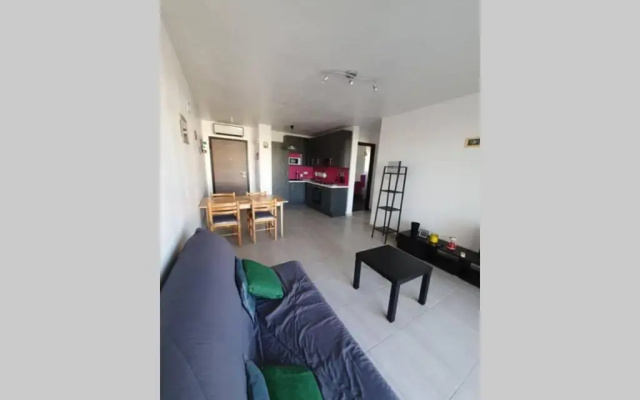 Joli T2 Dans Residence Avec Parking