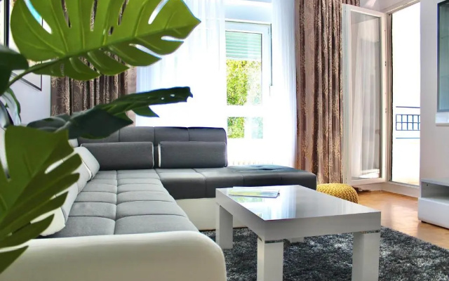 Ramonda Apartment
