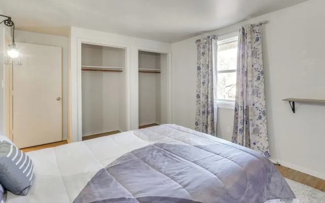 Chic Farmhouse, 3Mi to Lake-pet Friendly & Golfing
