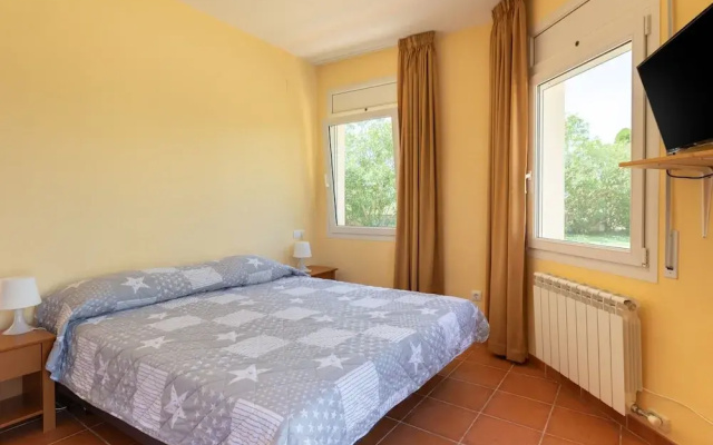 Delux Villa in Vilacolum With Swimming Pool
