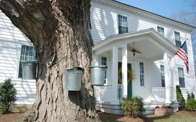 Applewood Manor Bed & Breakfast