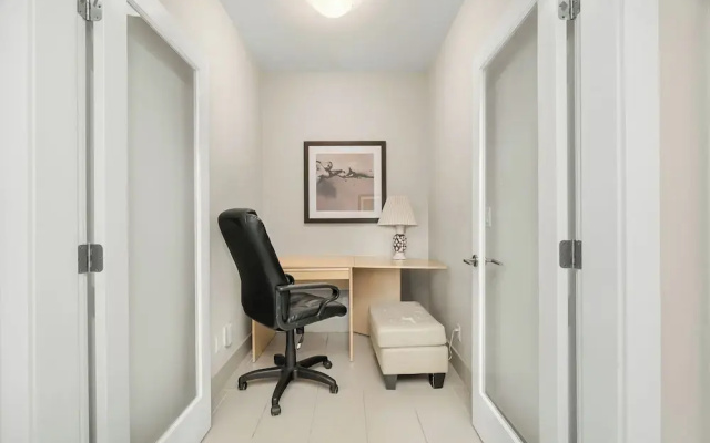 Harmony Haven 2BR Lakefront Suite