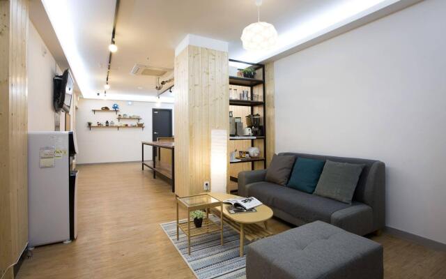 24 Guesthouse Sinchon