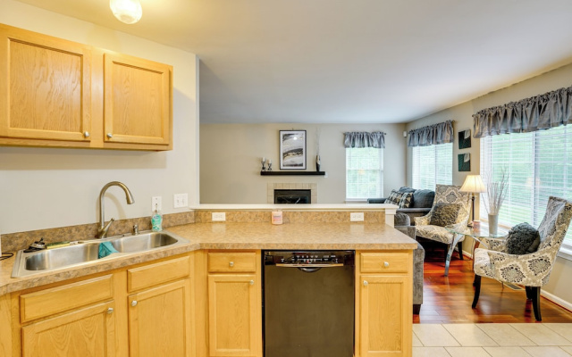 Pets Welcome: Convenient Family Home in Westland!