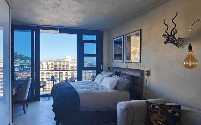 Exclusive Apt With Balcony, Stunning Views & Pool