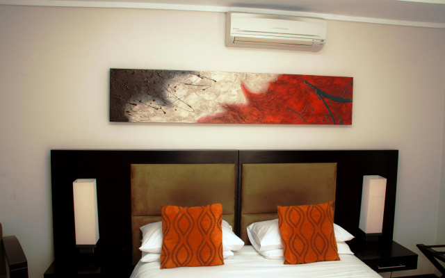 Urban Chic Boutique Hotel & Cafe