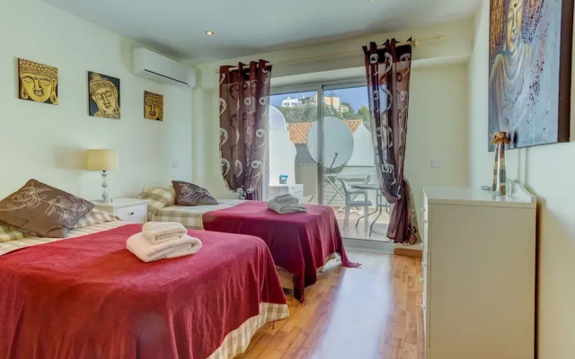 Outra Vez Spacious Apartment 5 Minute Walk From