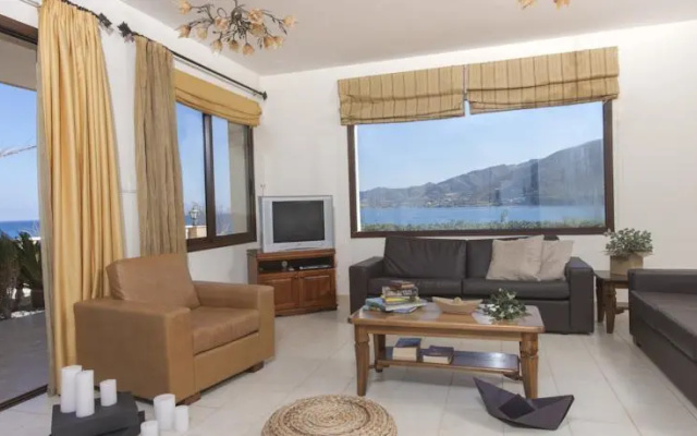 Petros Seashore Villa