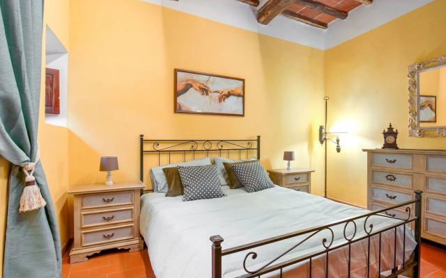 Elegant Holiday Home in Greve in Chianti With Swimming Pool