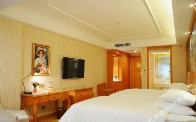 Vienna Hotel (Xinbai Plaza)