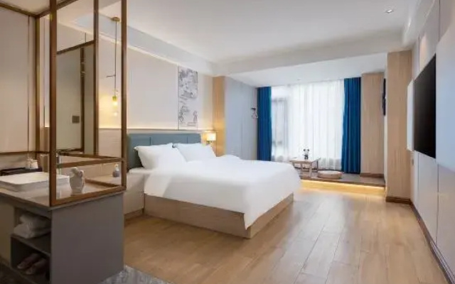 Plato hotel