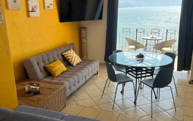 BEACHFRONT 14 Floor