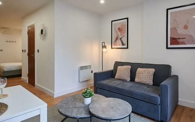 Host & Stay Standard Room, Sevenstay Apartments