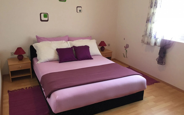 Apartment Đurđa - close to the sea A1 Pirovac, Riviera Sibenik