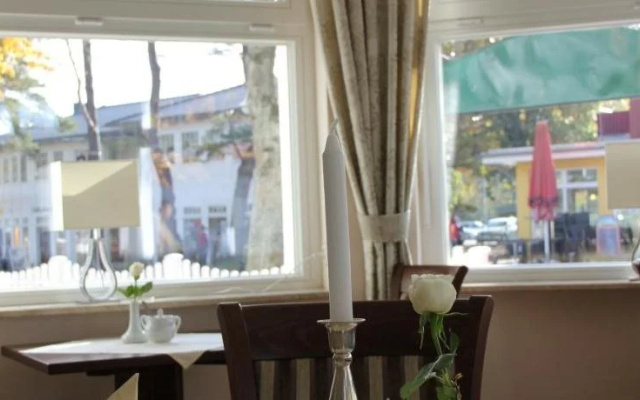 Hotel & Café Strandeck