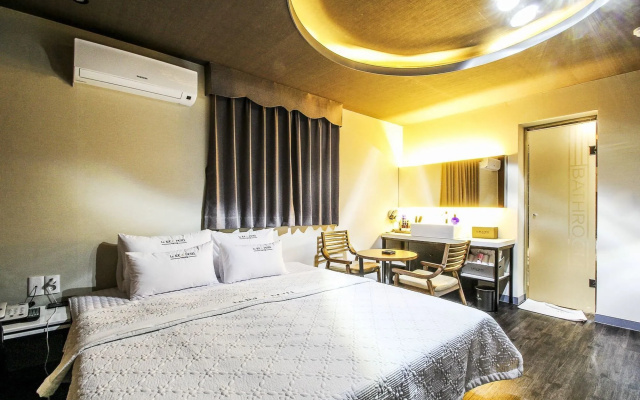 Le Idea Hotel