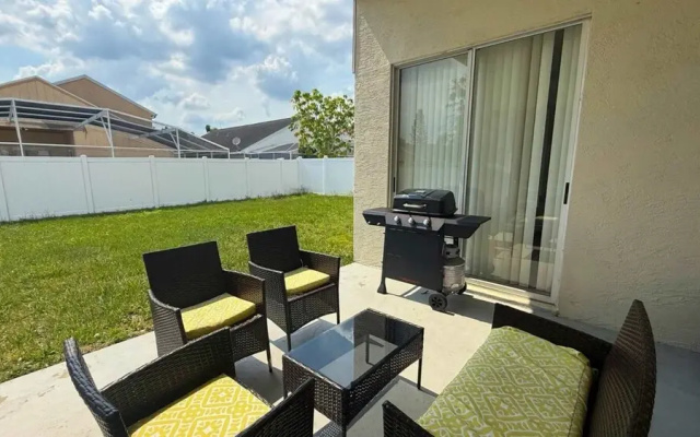 Upstay Stylish 3BR Family-friendly Retreat w Patio