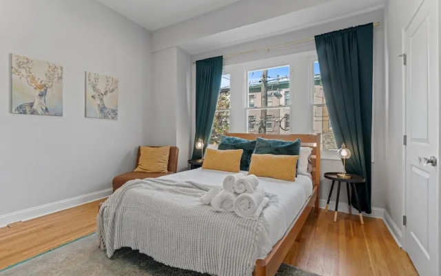 Modern & Comfy - 5* - Location Game Room