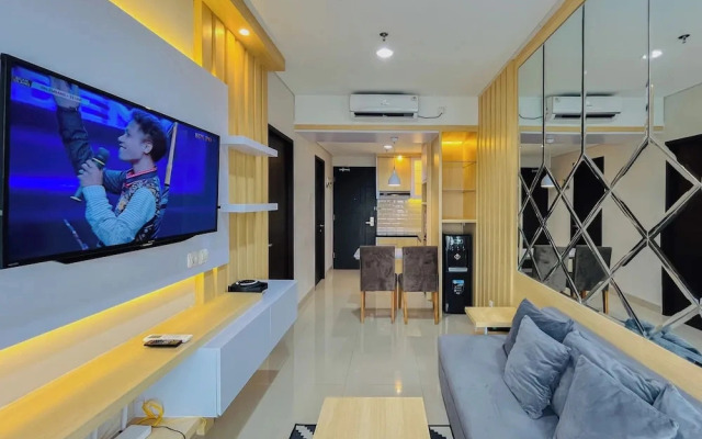 Neat Warm Wooden Tone 1Br At Patraland Amarta Apartment