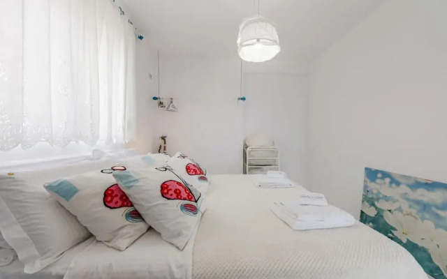 Sunkissed Apartment 1BR Amazing Views by the Sea