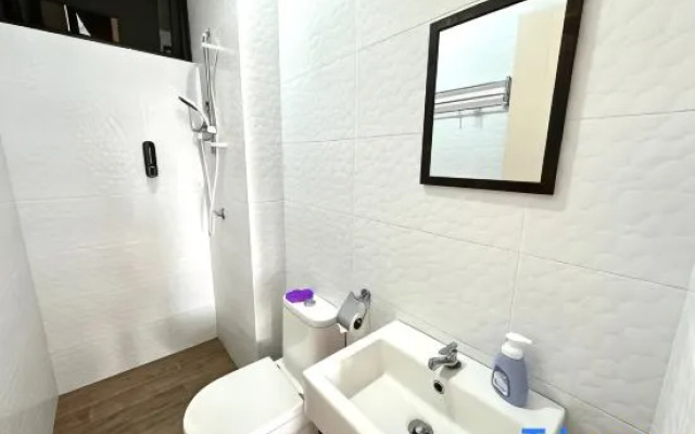 The Quartz Residence 6pax [Near to Jonker Street] by LoHas