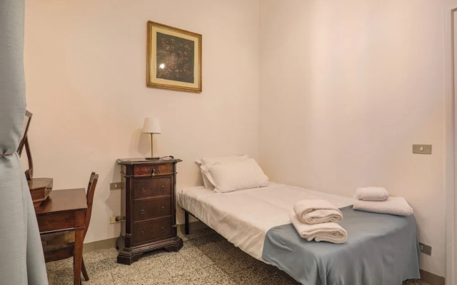 2 Bedroom Apartment in Florence's Heart
