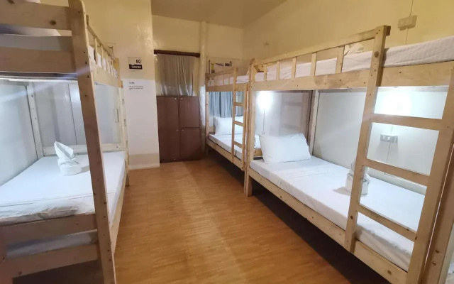 Coron Town Travellers Inn